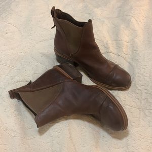 Timberland leather brown heeled boots